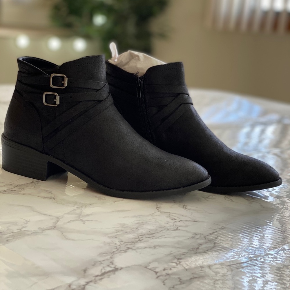 Maurice’s Raven Cross Strap Ankle Booties - Picture 1 of 7